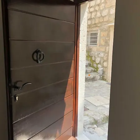 Appartement Perper 2 *